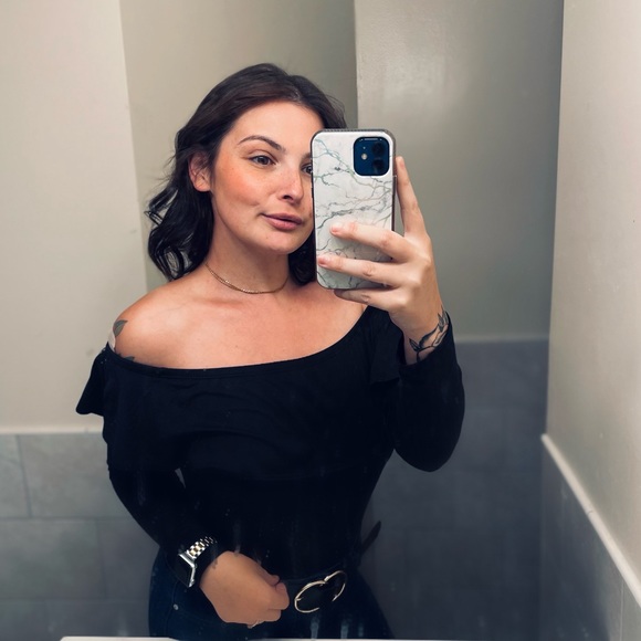 Meet your Posher, Taylor - Picture 3 of 3